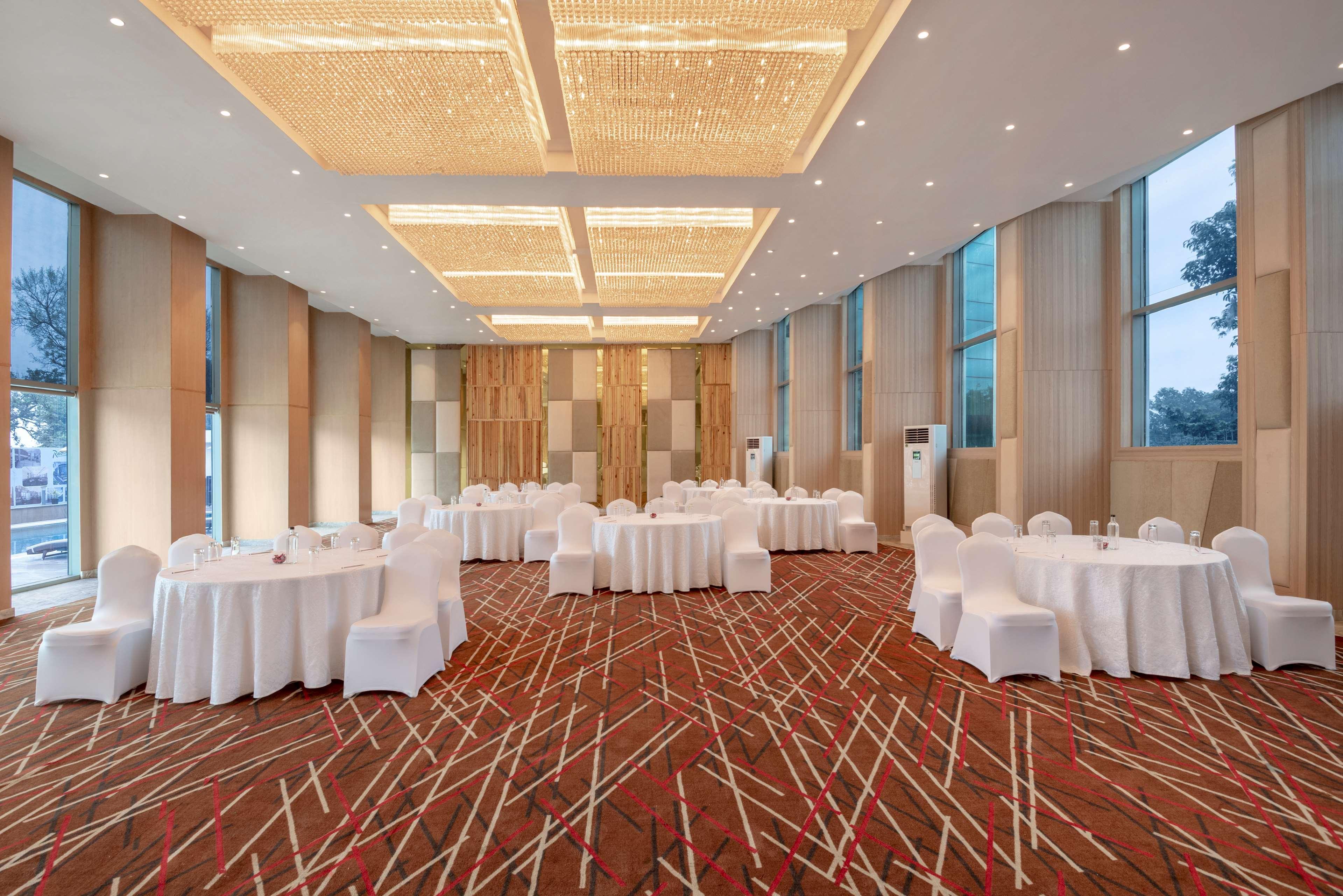 Radisson Hotel Bareilly Airport Bagian luar foto
