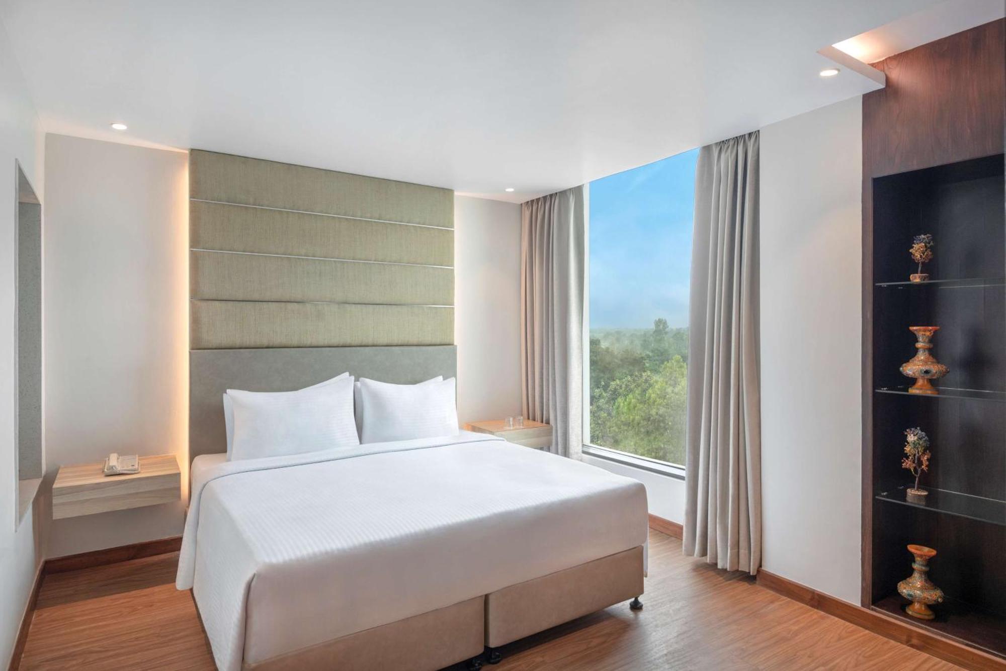 Radisson Hotel Bareilly Airport Bagian luar foto
