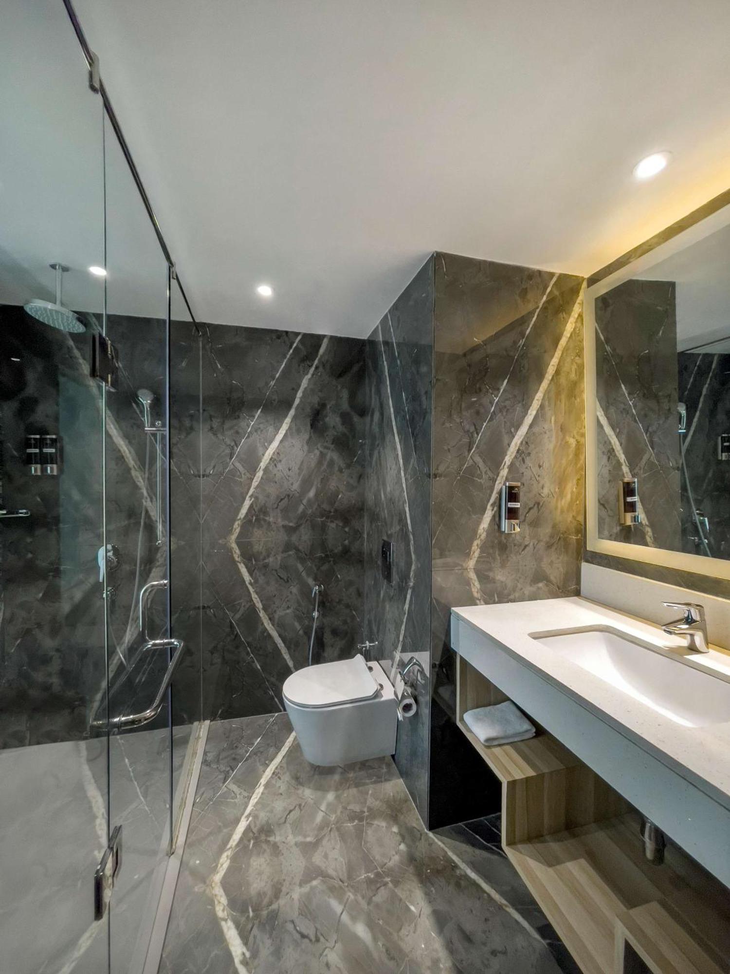 Radisson Hotel Bareilly Airport Bagian luar foto