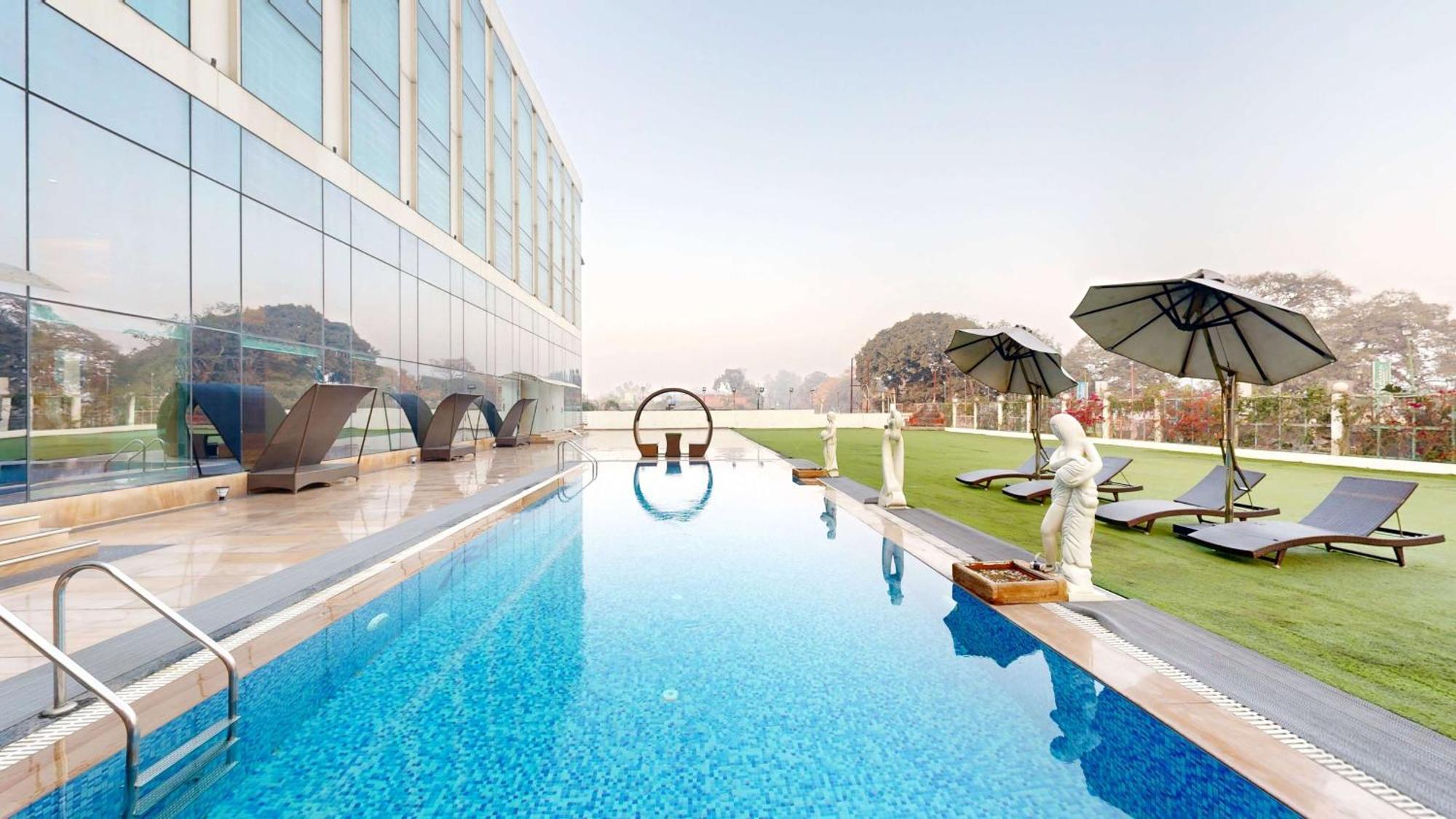 Radisson Hotel Bareilly Airport Bagian luar foto